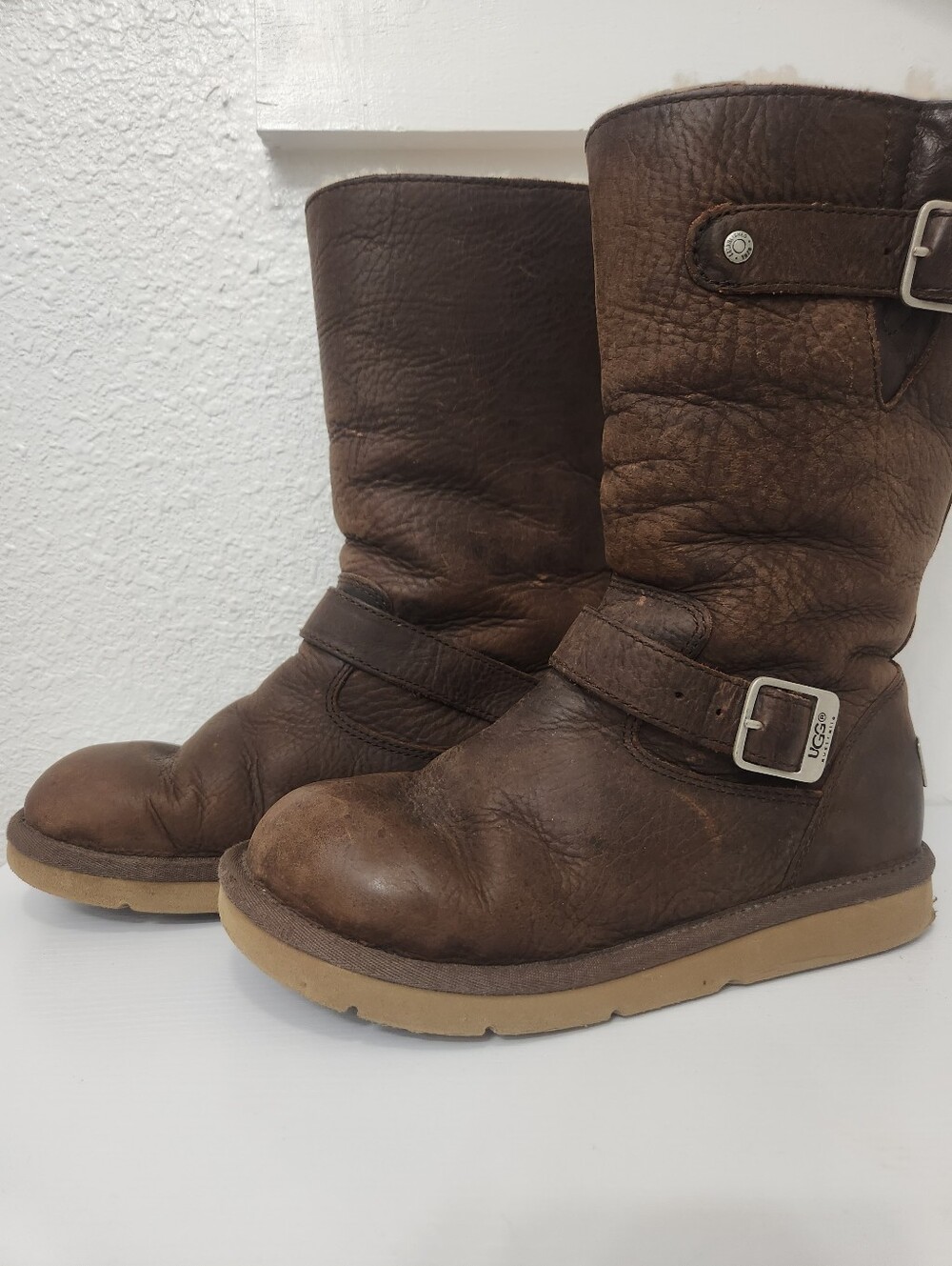 UGG Kensington Women's Brown Leather Shearling Boots Size 6
